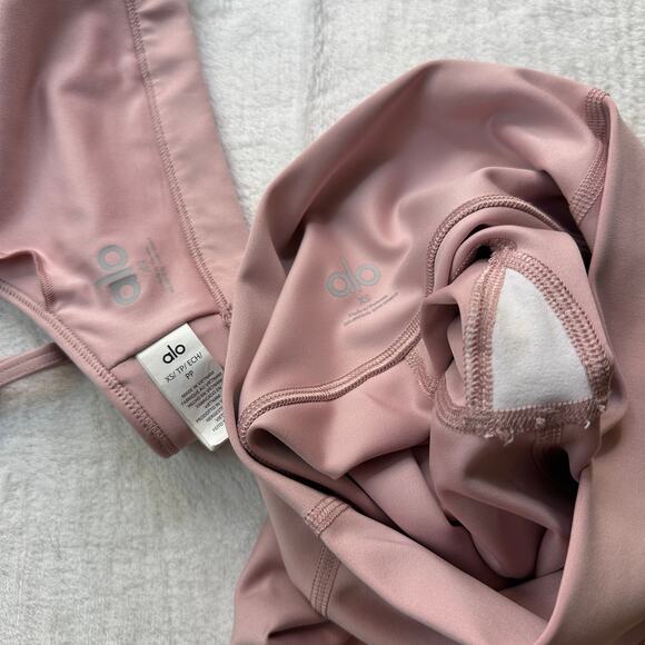 Alo Yoga Airlift Intrigue Bra and 7/8 High-Waist Airlift Legging Ballet Pink XS - Picture 15 of 15